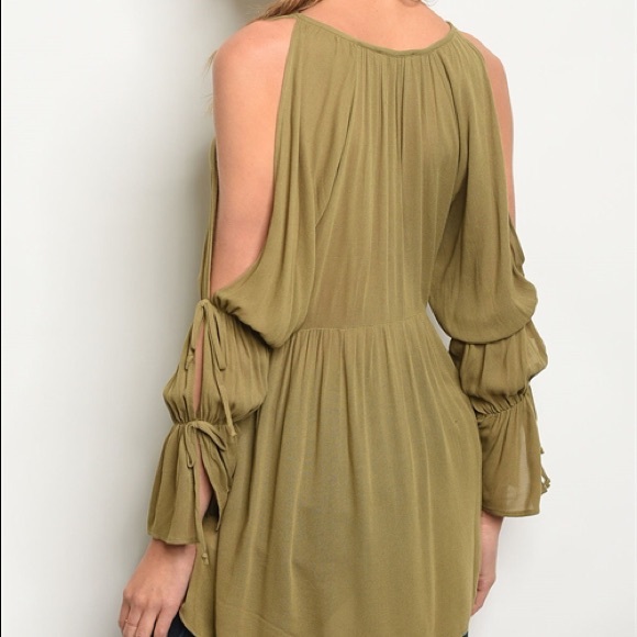 💲😍GORGEOUS😍COLD SHOULDER OLIVE BABYDOLL TOP S - Picture 2 of 3